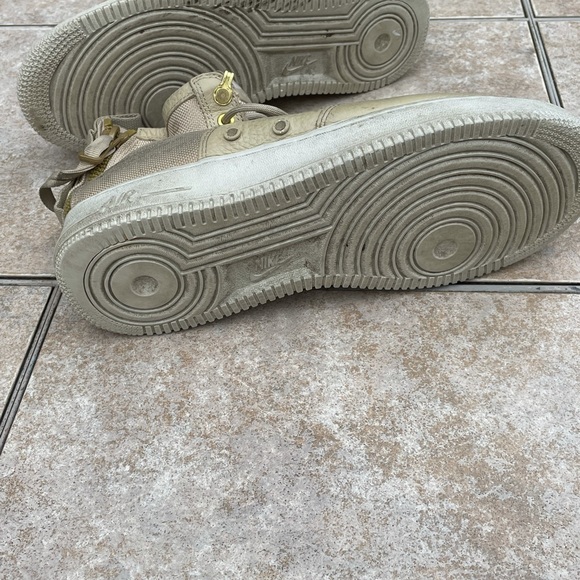 Nike SF-AF1 Mid Mushroom Light Bone Zip Sneakers